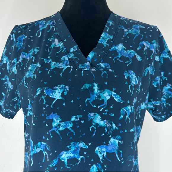 CARHARTT Women’s Force Flex Short Sleeve V-neck Pocketed Horse Print Scrub Top - Picture 3 of 9
